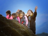 Sưởi ấm trái tim những đứa trẻ vùng cao - Hội Từ Thiện Những Trái Tim Việt 141 Phố Vọng