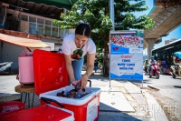 “Ở đây tặng nước lạnh miễn phí” – Khi người lao động nghèo ở Hà Nội được giải nhiệt bằng tình người 141 Phô Vong - Tin 247 đưa